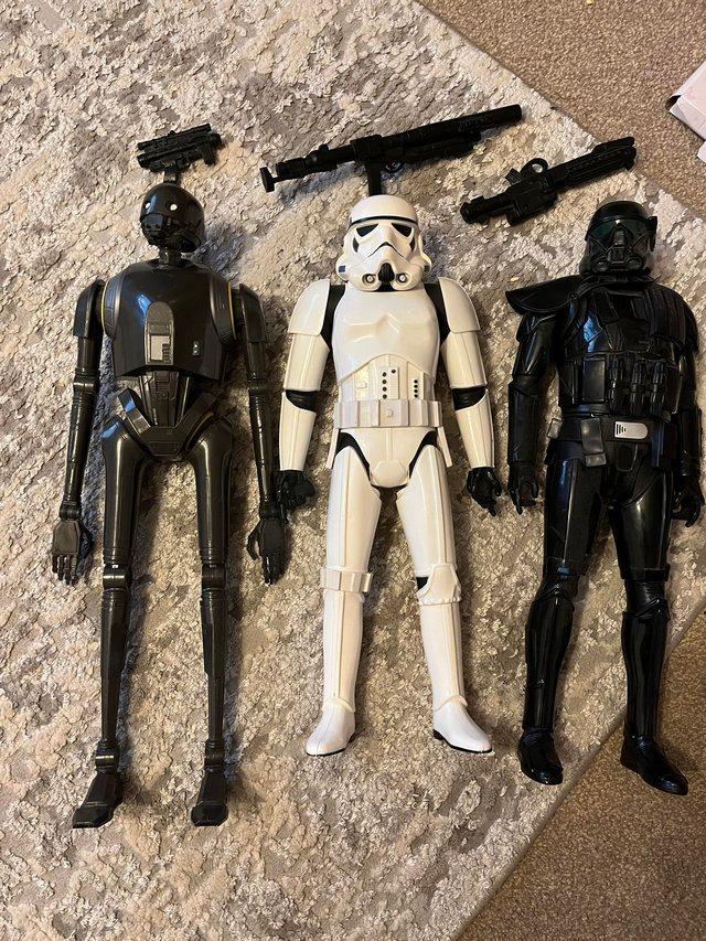 Preview of the first image of Star Wars figures and accessories.