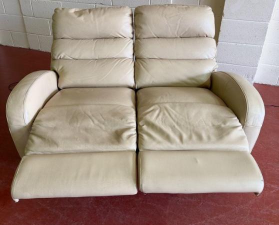 Image 2 of Lazyboy 3+2 electric recliner sofas