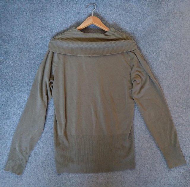 Preview of the first image of Next relax neck long-sleeved green jumper- size 16 (UK).