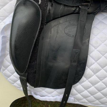 Image 7 of kent and Masters 17 inch cob dressage saddle