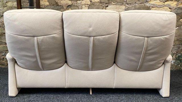Image 4 of Himolla Cumuly Recliner 3 seater sofa cream Leather