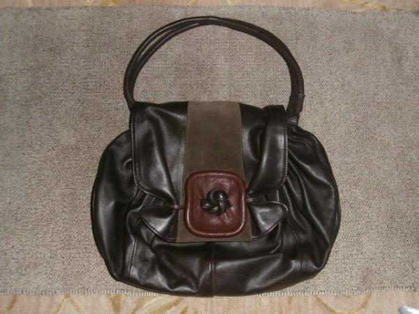 Image 3 of NEW, MINT LARGE BROWN SOFT LEATHER HAND BAG BY CLARKS