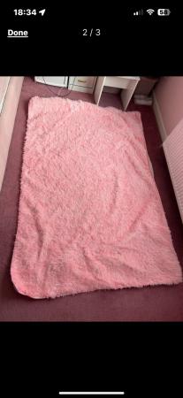 Image 2 of Pink rug for girls rooms brand new