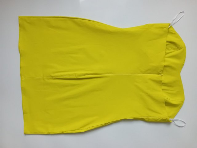 Preview of the first image of the cheapest price new yellow dress size XL/14.