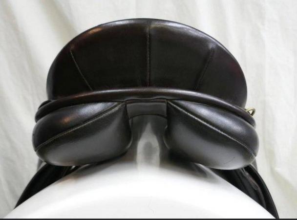 Image 1 of Second hand 18” wide Lovatt and rickets saddle