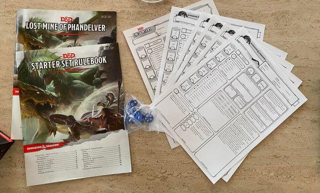 Image 3 of Dungeons and Dragons starter set