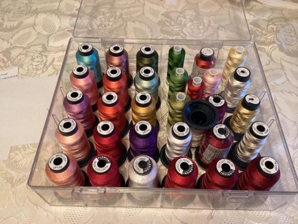 Image 1 of 32 reels Sewing machine threads
