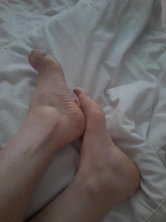 Image 1 of 5x set of foot pictures