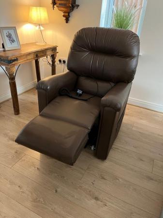 Image 3 of Adjustamatic Niagra Therapy  Blenheim style riser recliner