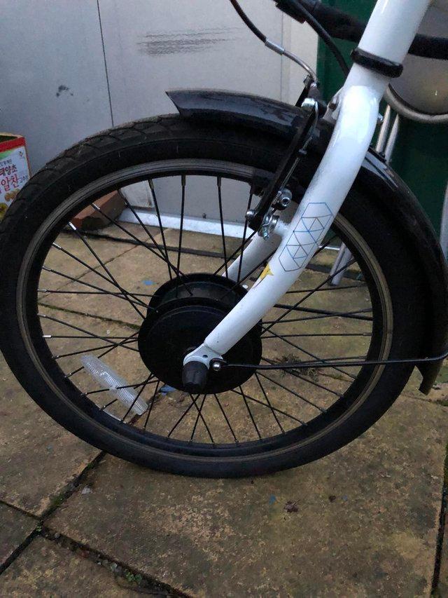 Preview of the first image of Assistunisex 24v electric bike.