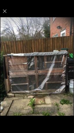 Image 4 of 6ft rabbit hutch with covers