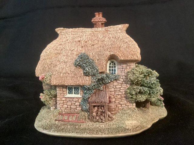 Preview of the first image of Lilliput Lane. CIDER APPLE COTTAGE.