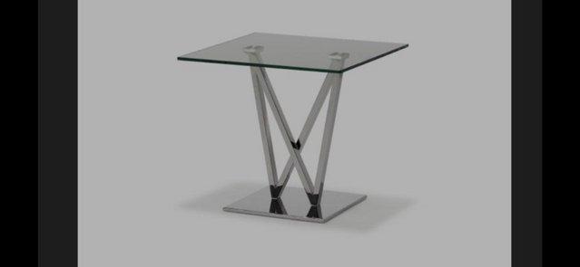 Clear glass coffee table — photo 3 of 3