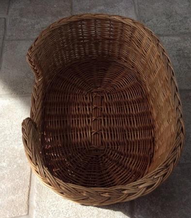 Image 2 of Excellent condition Wicker cat basket and cat tower
