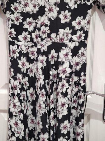 Image 16 of New Wallis Black Floral Summer Lightweight Dress Size 14
