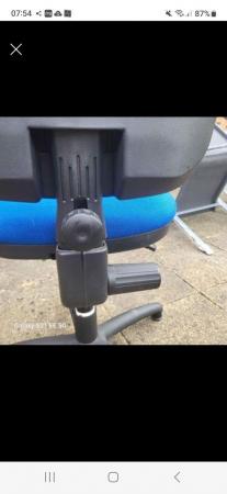 Image 1 of Office swivel chair.*************