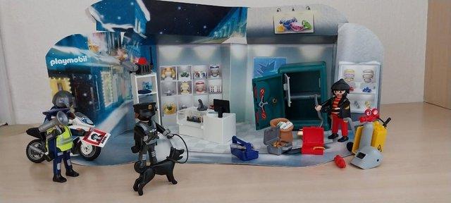 Preview of the first image of Playmobil - Police at jewel store robbery.