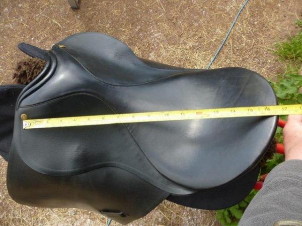 Image 8 of Dressage Saddle fitted with flexible adjustable panels