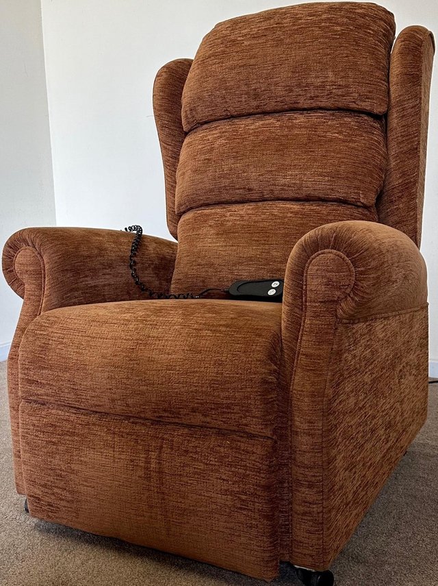 Preview of the first image of PETITE ELECTRIC RISER RECLINER BROWN CHAIR ~ CAN DELIVER.