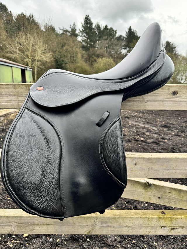 Preview of the first image of 17” black K&M LGC S-Series Saddle.
