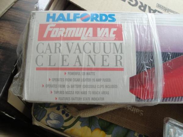 Image 2 of Halfords Car Vacuum - For Car Plug-in Use