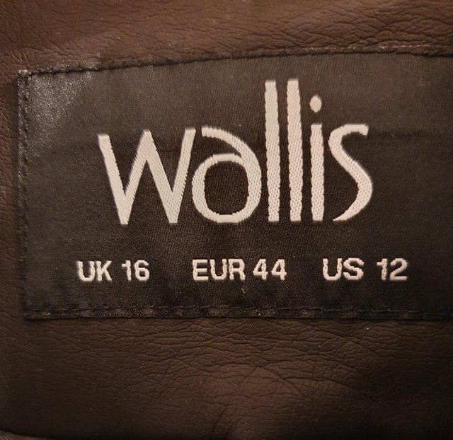 Preview of the first image of Wallis Brown Quilted Leather Effect Jacket Size 16.
