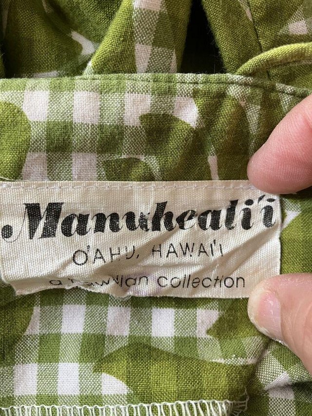 Preview of the first image of Vintage Manuheali'i Gingham Heliconia Quilt Print Dress Size.