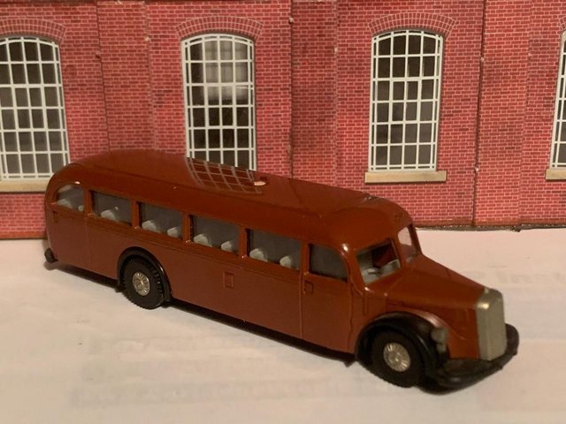 Preview of the first image of SCALE MODEL IMPORTED GERMAN 1950s REISEBUS.