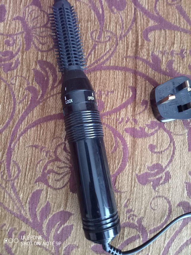 Preview of the first image of Hot air styling brush, used in very good condition.