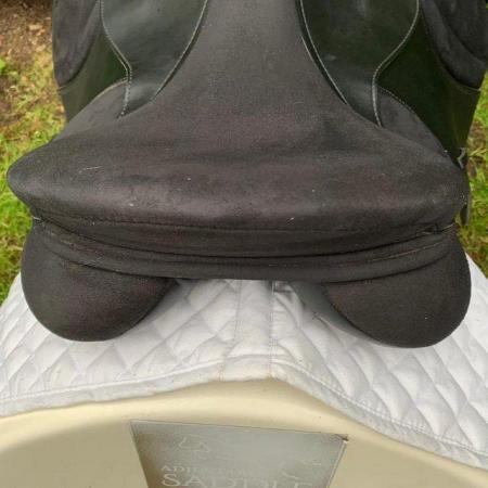 Image 14 of Thorowgood T4 17 inch high wither saddle