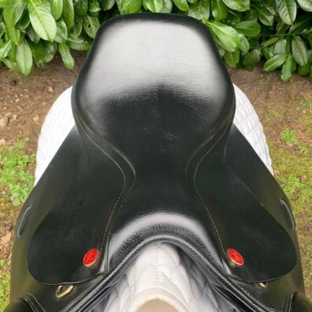 Image 8 of Kent & Masters 17" Original Flat-Back GP saddle (S3114)