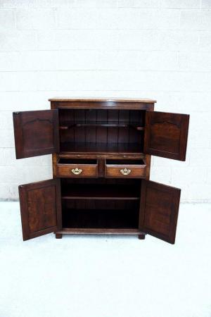 Image 28 of A TITCHMARSH AND GOODWIN DRINKS WINE CABINET CUPBOARD STAND