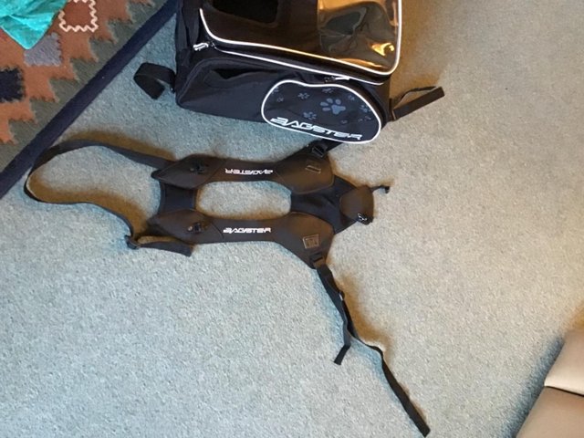 Preview of the first image of Bagster Dog carrier for motorbike with fixing kit.