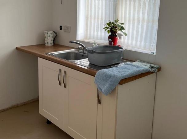 Image 1 of Howdens Burford Cream Kitchen Sink Unit & 200 Cupboard