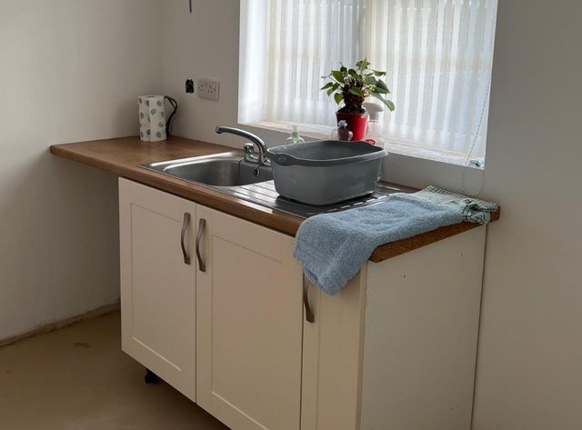 Preview of the first image of Howdens Burford Cream Kitchen Sink Unit & 200 Cupboard.