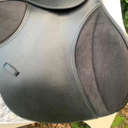 Image 5 of Thorowgood T4 17.5 inch gp saddle
