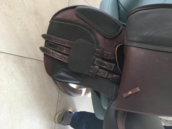 Image 2 of AS NEW ARENA SADDLE 17in Medium Wide