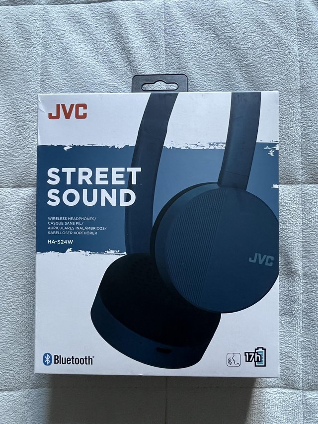 Preview of the first image of JVC Wireless Headphones…………...