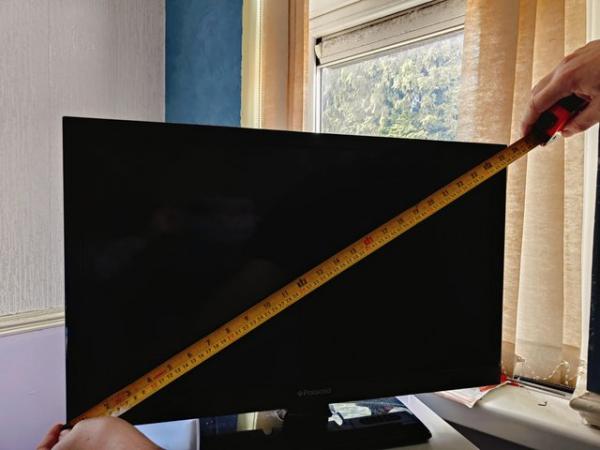 Image 1 of Black Polaroid tv 25 inch