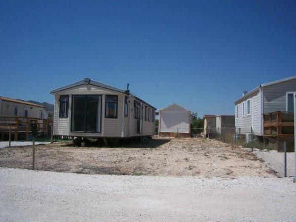 Image 6 of RS 1646 a great 3 bed Swift Burgundy Mobile home