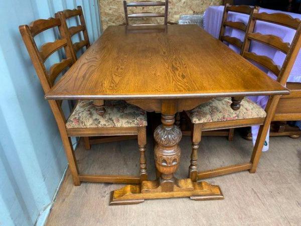 Image 3 of Vintage solid Oak Old Charm Dining table and 6 chairs