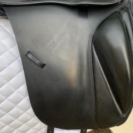 Image 13 of Kent & Masters 17.5 inch S-Series Surface Block Dressage