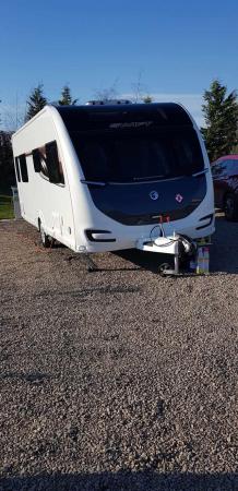 Image 2 of 4 BERTH CARAVAN IN IMMACULATE CONDITION