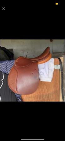 Image 2 of Tan Michael Whittaker Showjumping saddle