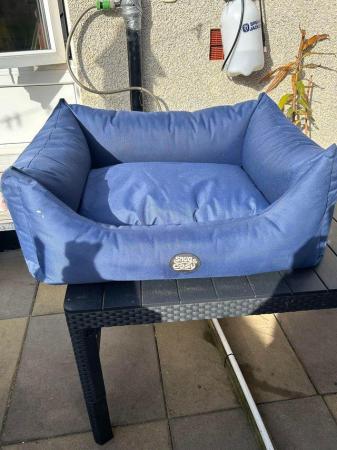 Image 1 of Snug and cozy large dog bed, great condition