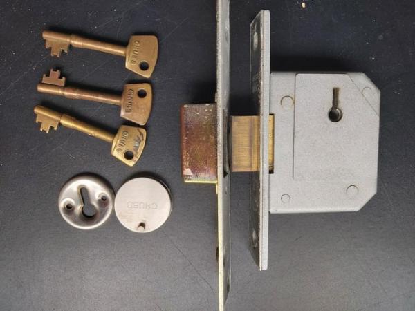 Image 1 of CHUBB 5 LEVER MORTICE LOCK BS 3621