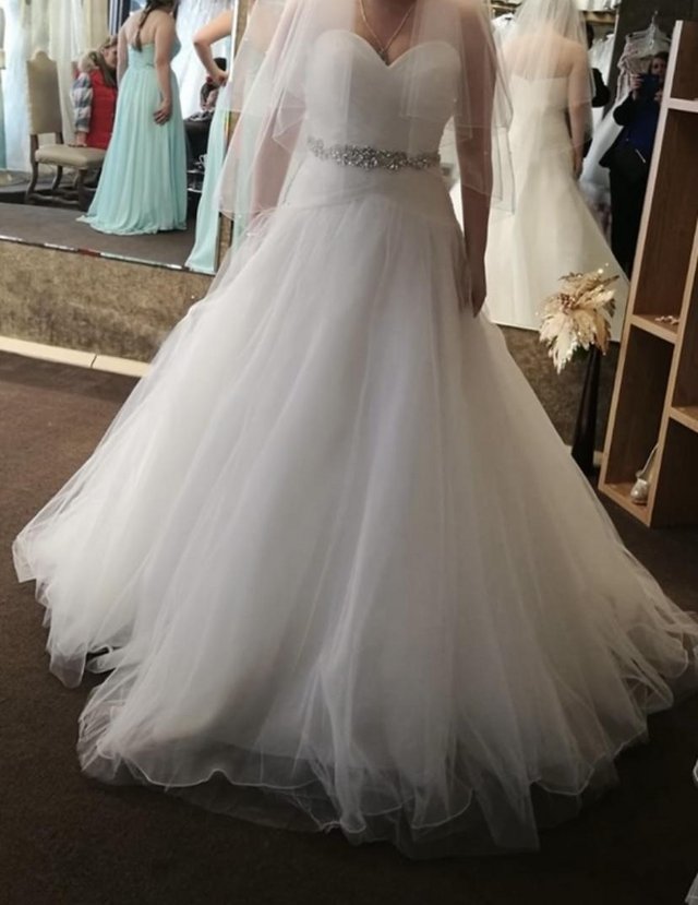 Preview of the first image of New white tulle wedding dress.