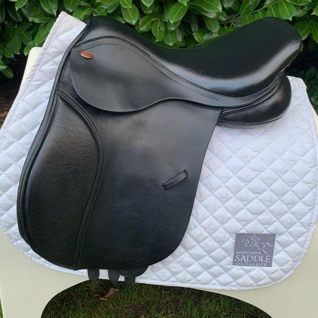 Preview of the first image of Kent and Masters 17 inch cob saddle.