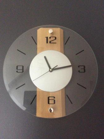 Image 2 of Household wall clock wood/glass