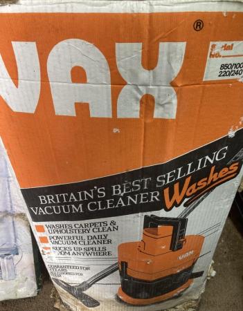 Image 3 of VAX wet and dry carpet and upholstery cleaner
